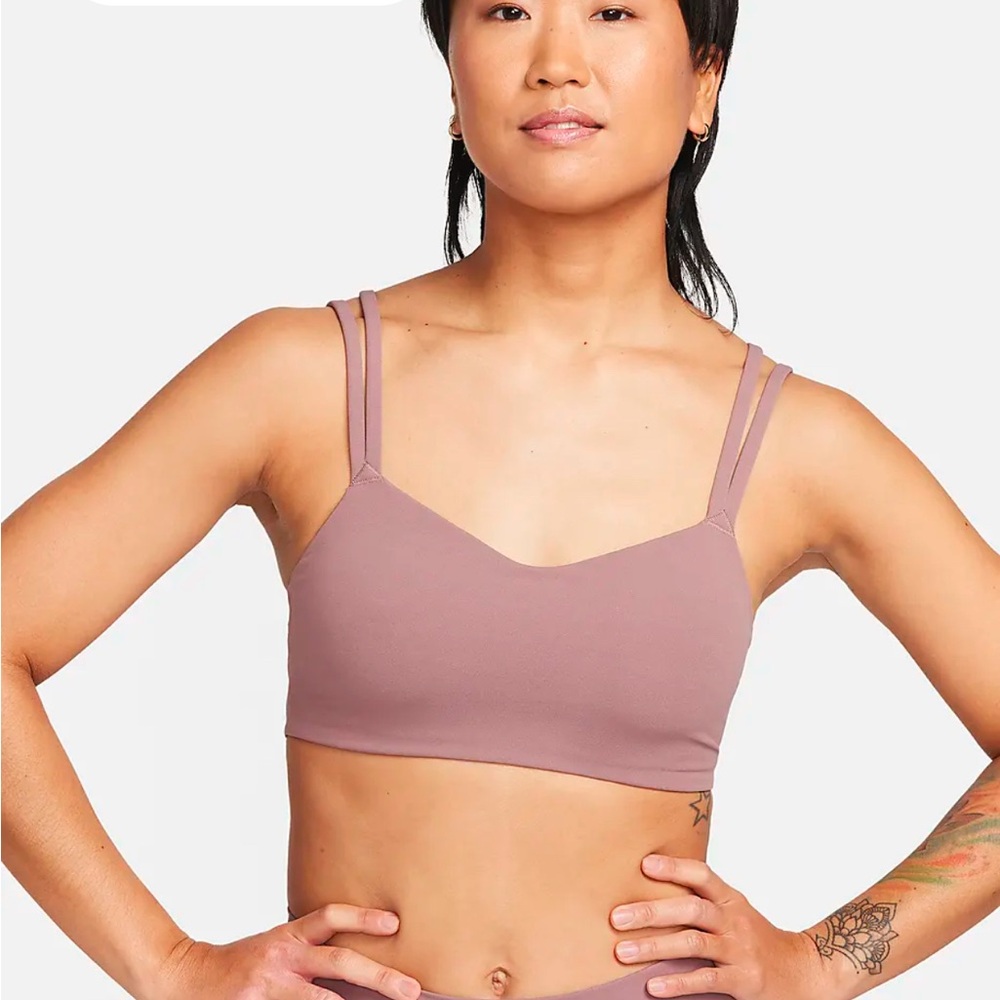 Nike Women's Zenvy Strappy Light-Support Padded Sports Bra